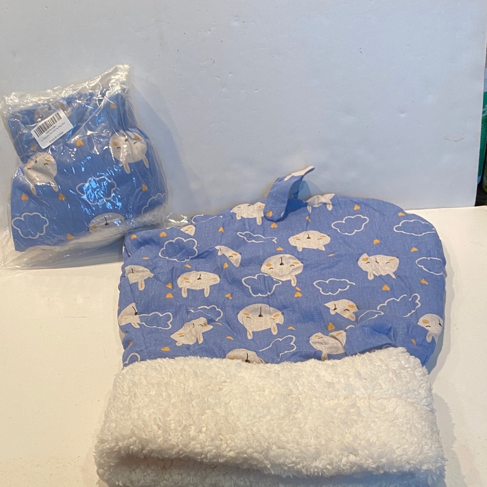 NIP Warm & Plush Cat Sleeping Bag